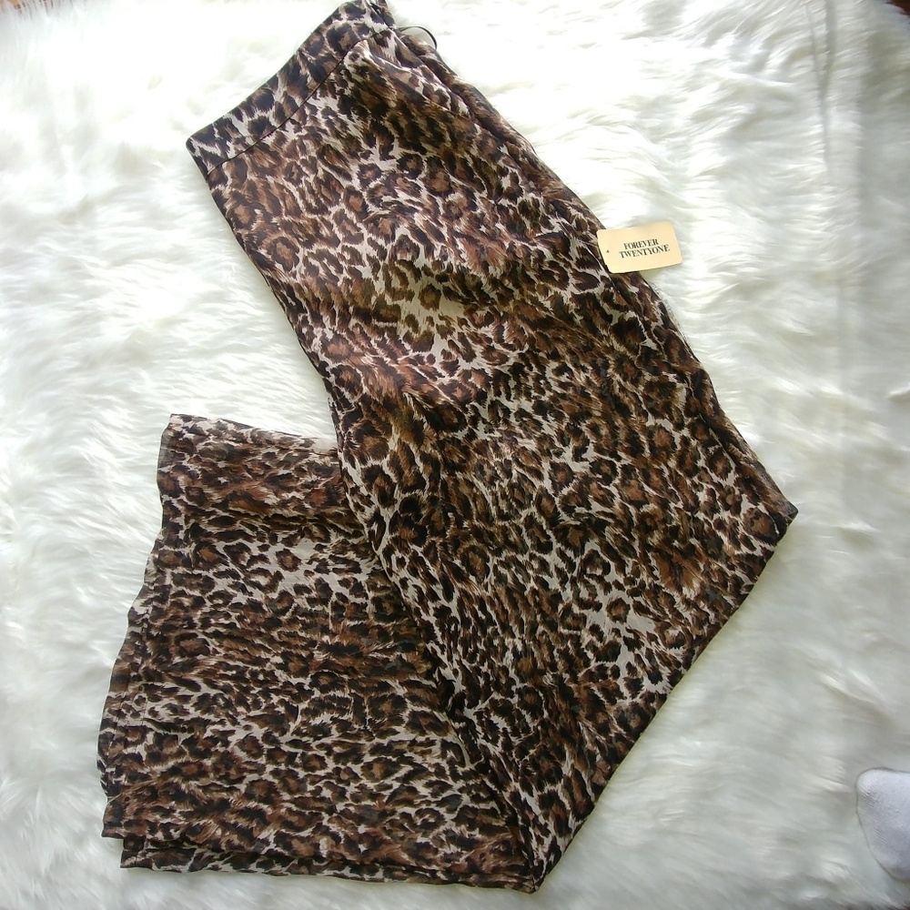 {NWT} Forever 21 Animal print pants